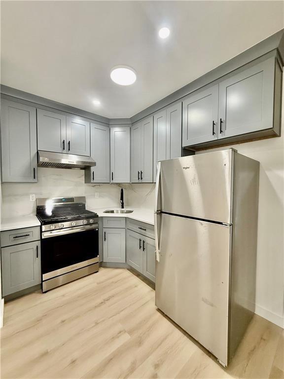 Foto del edificio - 1561 E 32nd St