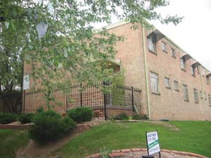 Building Photo - Courtyard on Vine