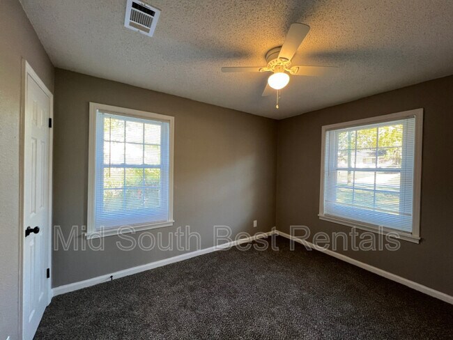 Building Photo - 4841 Fairley Rd