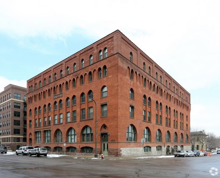 Primary Photo - Lindsay lofts