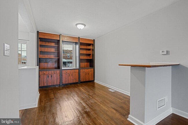 Foto del edificio - 7914 St Claire Ln