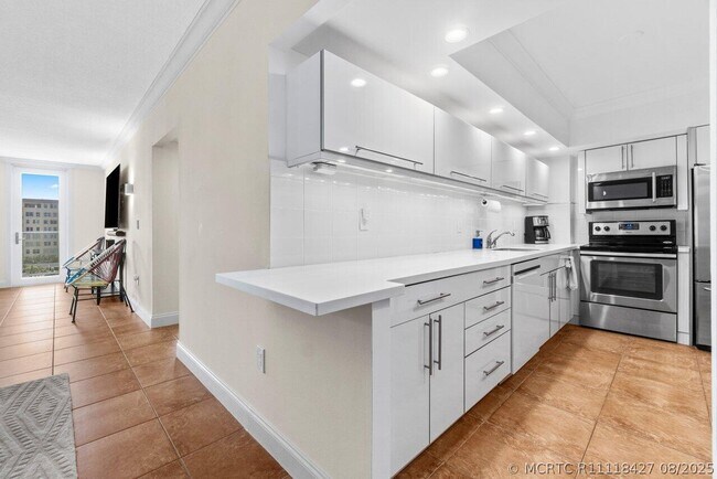 Foto del edificio - 3450 S Ocean Blvd