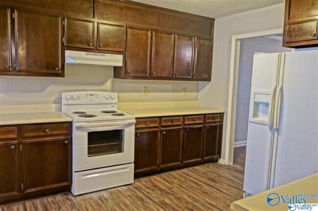 Building Photo - 3042 Dupree Dr SW