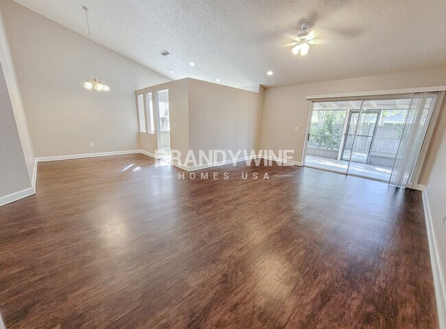 Building Photo - One month FREE RENT!!!