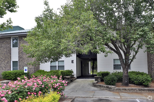 Building Photo - Sawbranch Apartments