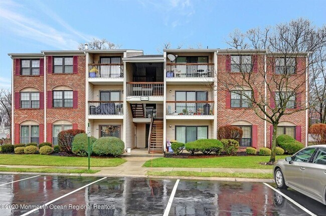 Building Photo - 500 Danbury Ln
