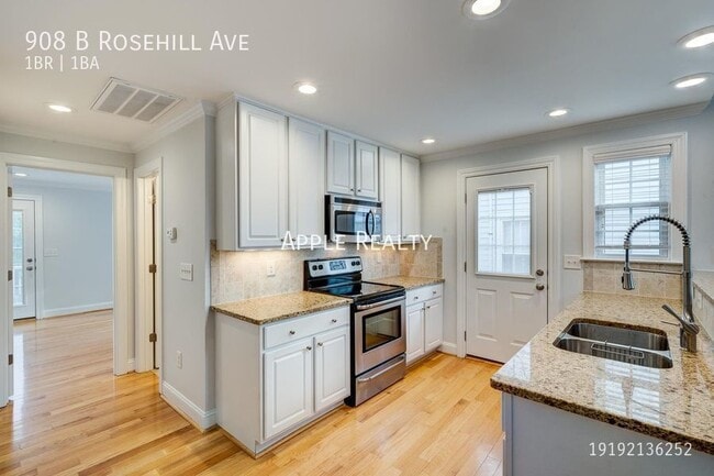 Building Photo - 908-B Rosehill - Available Now!