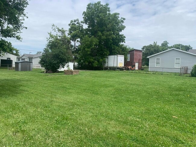 Building Photo - 807 Force Ave