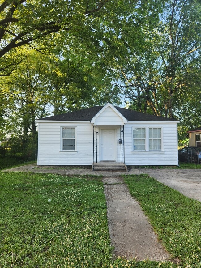 Building Photo - 5382 Frey St