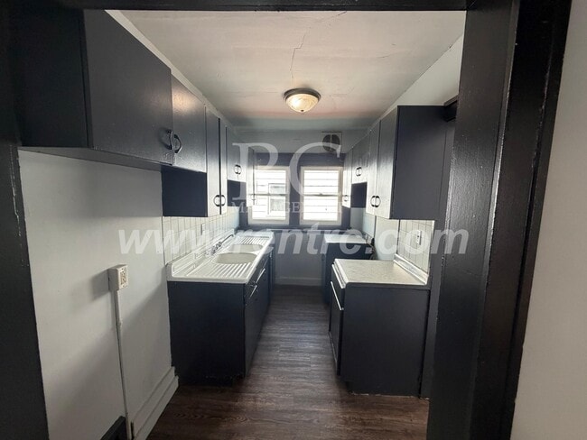 Building Photo - 26 Delaware-