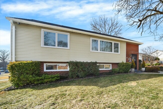 Building Photo - 5119 Niagara Pl