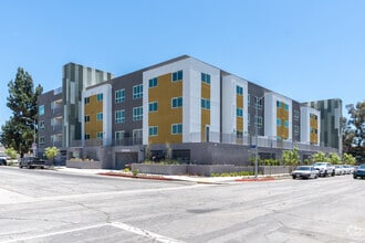 Building Photo - Bermuda Court