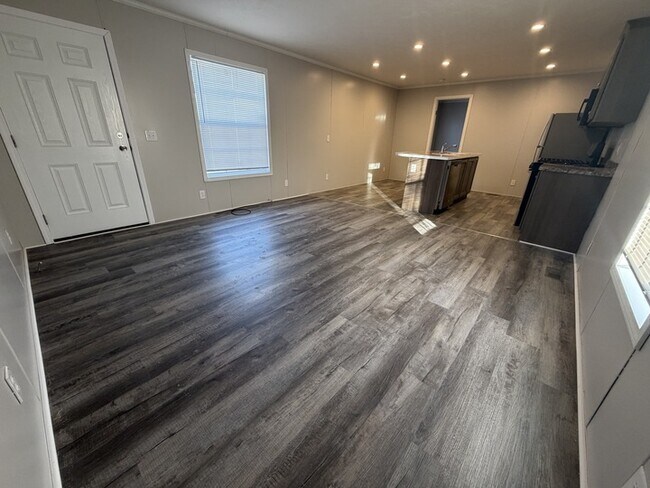 Foto del edificio - 38124 Ducharme Dr