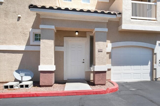 Building Photo - 5855 Valley Dr