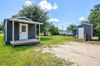 Building Photo - 6600 Six J Ct