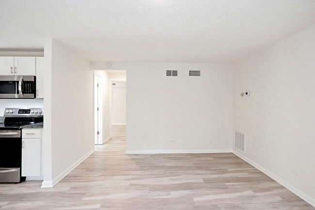 Building Photo - Dog-Friendly Apartment Near UVA & Downtown