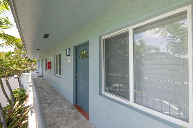 Foto del edificio - 1311 NE 18th St