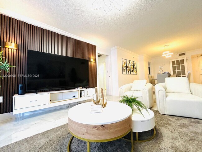 Foto del edificio - 6039 Collins Ave