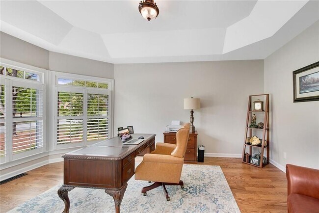 Foto del edificio - 6070 Poplar Spring Dr