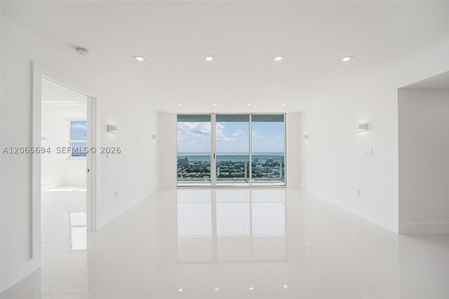 Foto del edificio - 650 West Dr