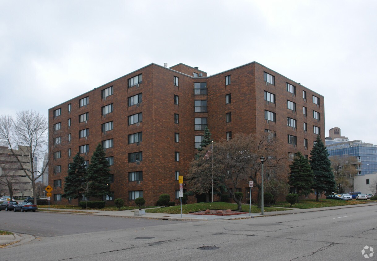 Labor Retreat Apartments Apartments in Minneapolis, MN