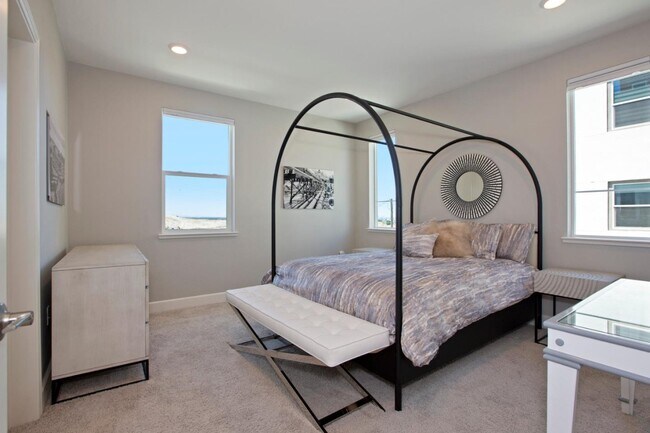 Building Photo - 2986 Lina St