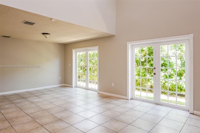 Building Photo - 9050 SW 157th Pl