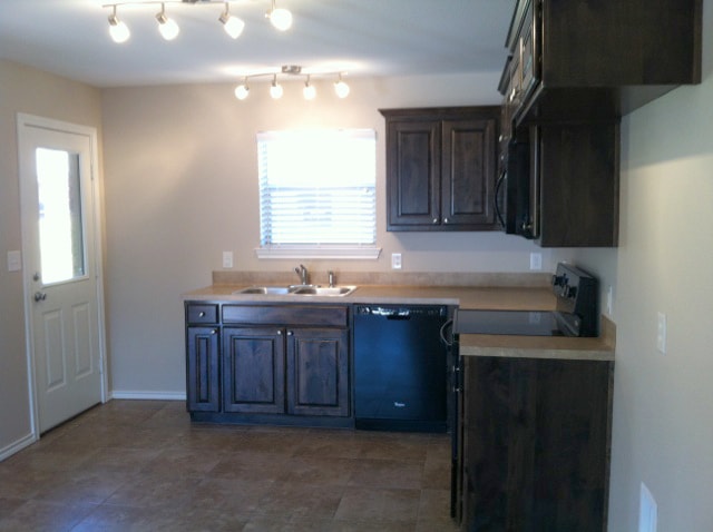 Building Photo - AVAILABLE! 1 Bedroom 1.5 Bath Townhome for Rent in Lindale