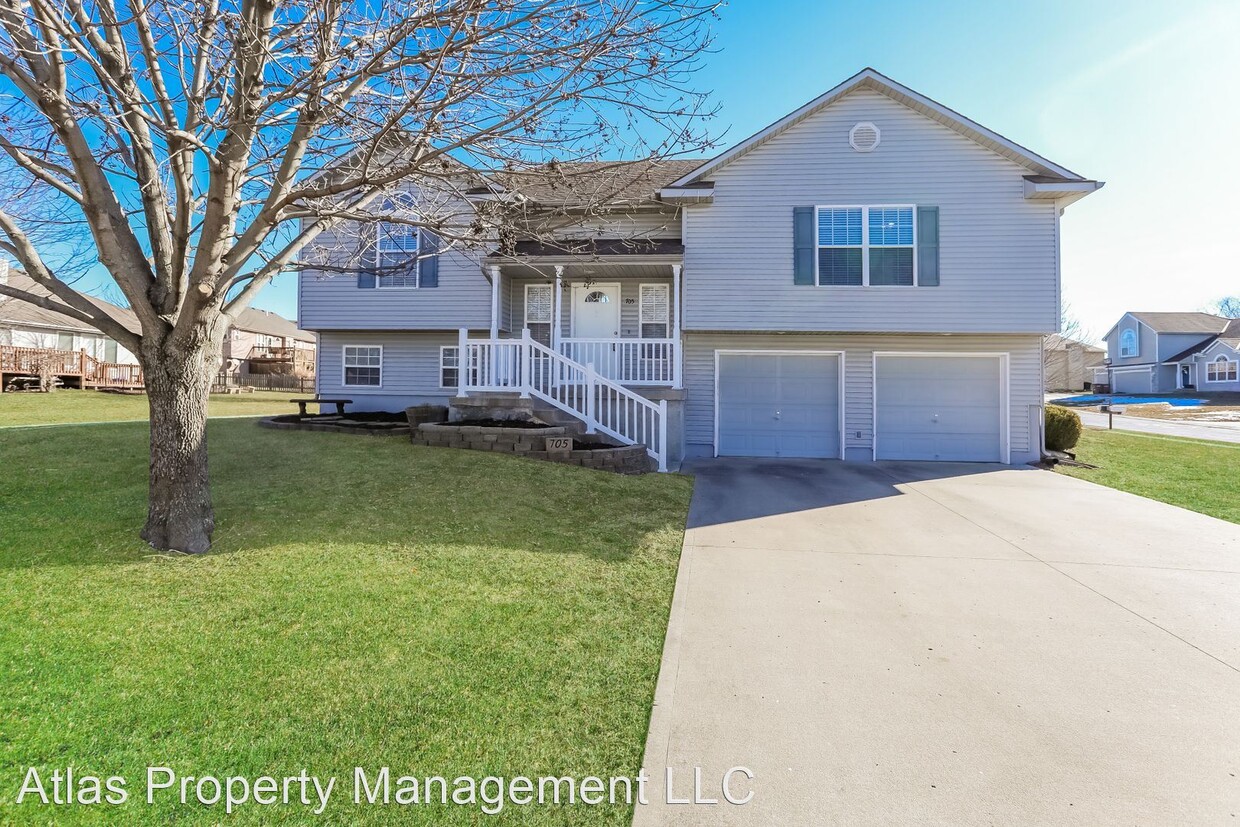 705 Garnes St, Raymore, MO 64083 House Rental in Raymore, MO