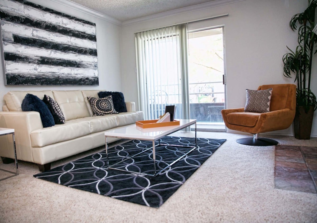 Primary Photo - One Townecrest Apartments