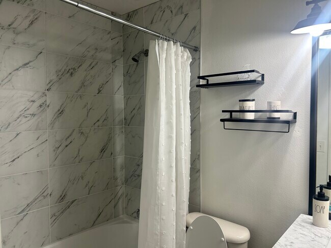 Foto del edificio - 8513 Trail Wind Dr