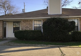 Building Photo - 815 N Mesquite St