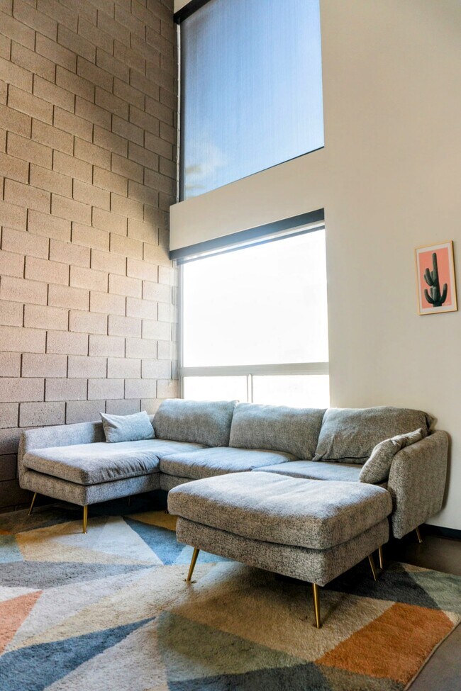 Foto del edificio - 525 E Willetta St