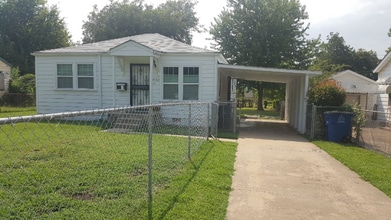 Building Photo - 2130 N Quaker Ave