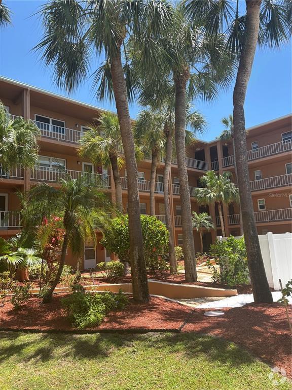 Building Photo - 12760 Indian Rocks Rd