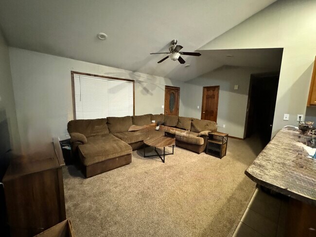 Foto del edificio - 22174 Vine St