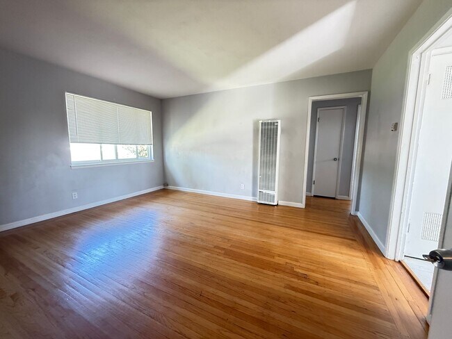 Foto del edificio - 1265-1271 Parkington Ave