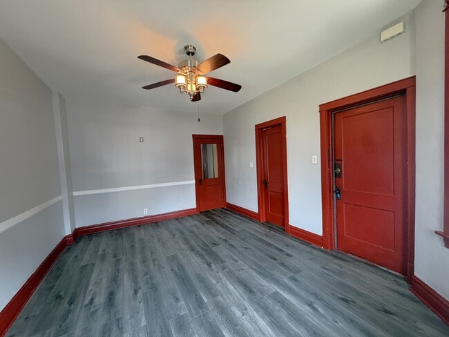 Building Photo - 1505 S 51st Ave