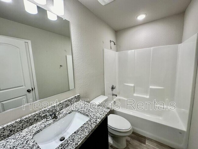 Foto del edificio - 3925 Centerfire Rd