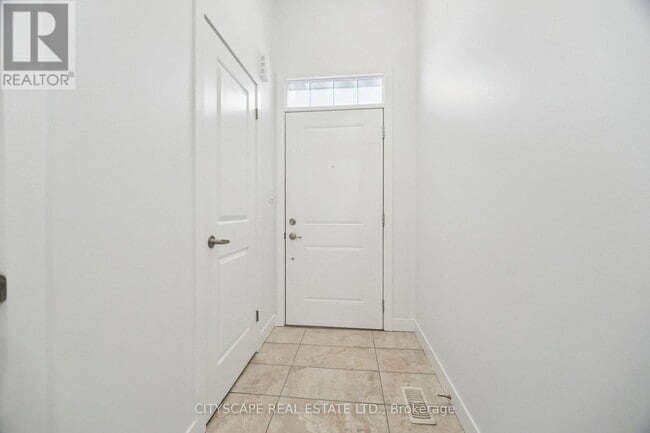 Building Photo - 439 Athlone Ave