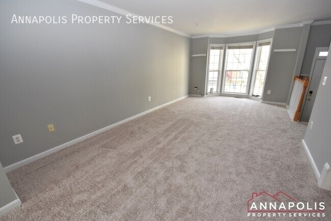 Building Photo - 643 howards loop