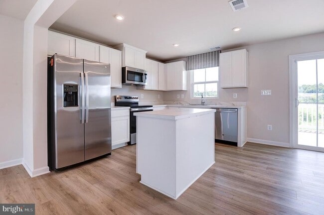 Building Photo - 110 Sophie St