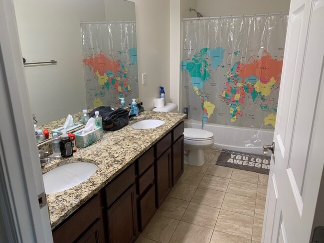 Building Photo - Stratford Court Apartments