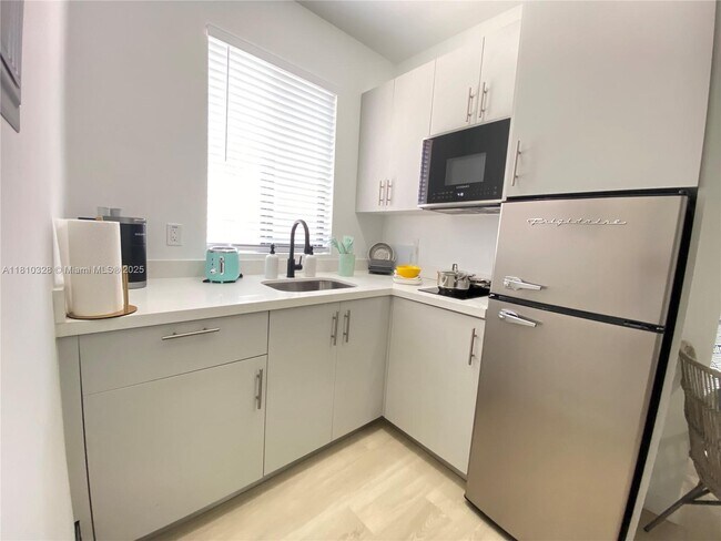 Foto del edificio - 1553 SW 7th St