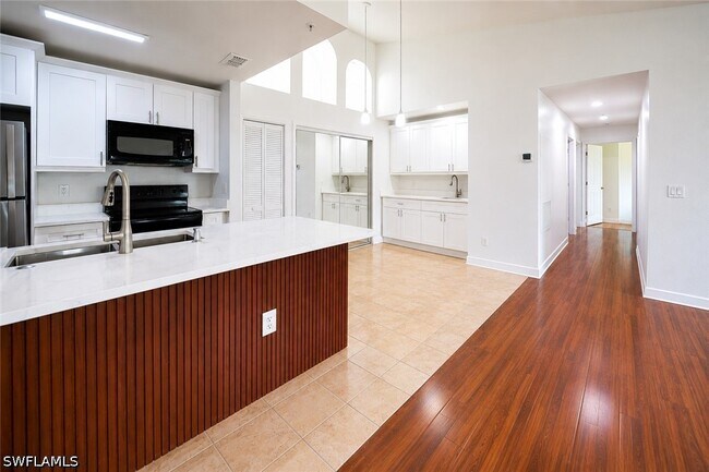 Foto del edificio - 14895 Pleasant Bay Ln