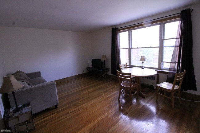 Foto del edificio - 84 Strathmore Rd