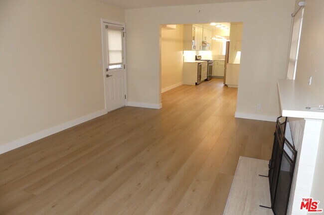 Building Photo - 309 Jasmine Ave