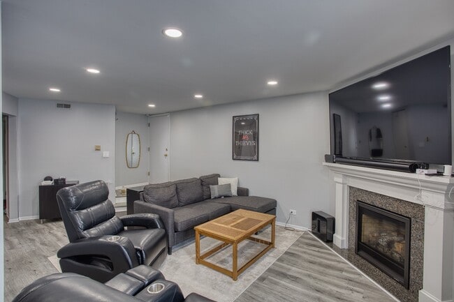 Building Photo - 1732 Harrow Ct