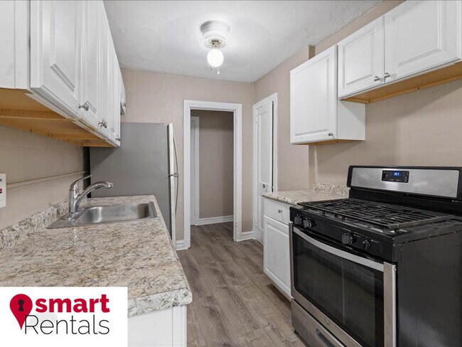 Foto del edificio - 807 Clara Ave