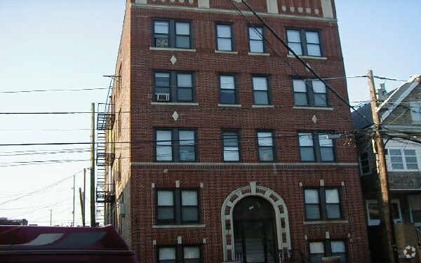 Building Photo - 120 W 28th St